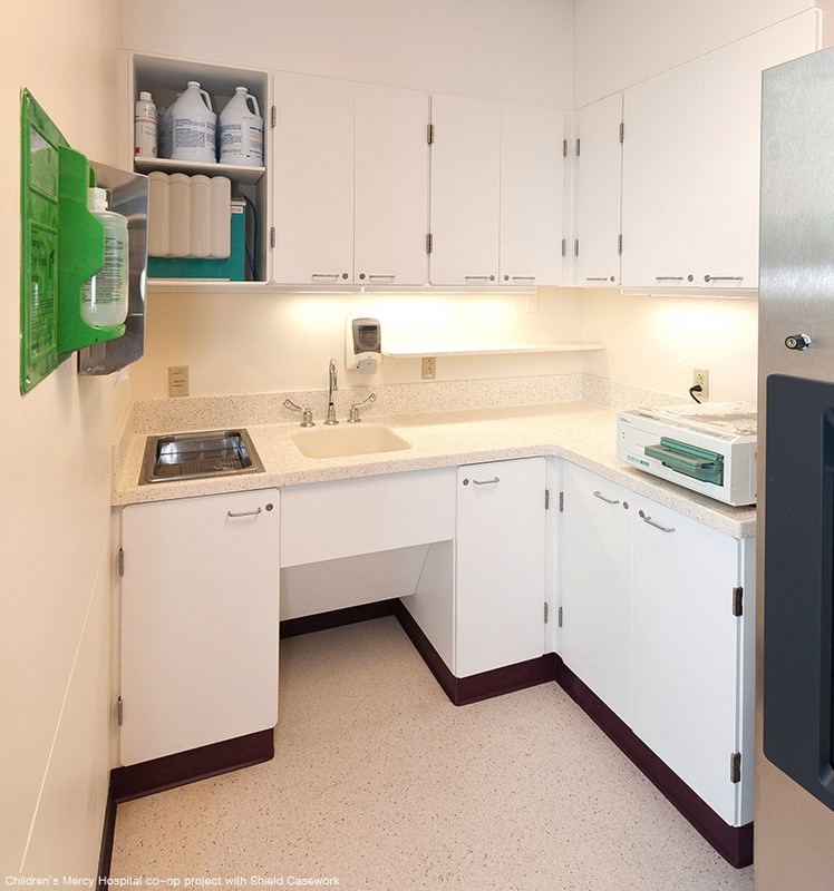 Mẫu thiết kế tủ bếp chung cư tiện nghi sang trọng